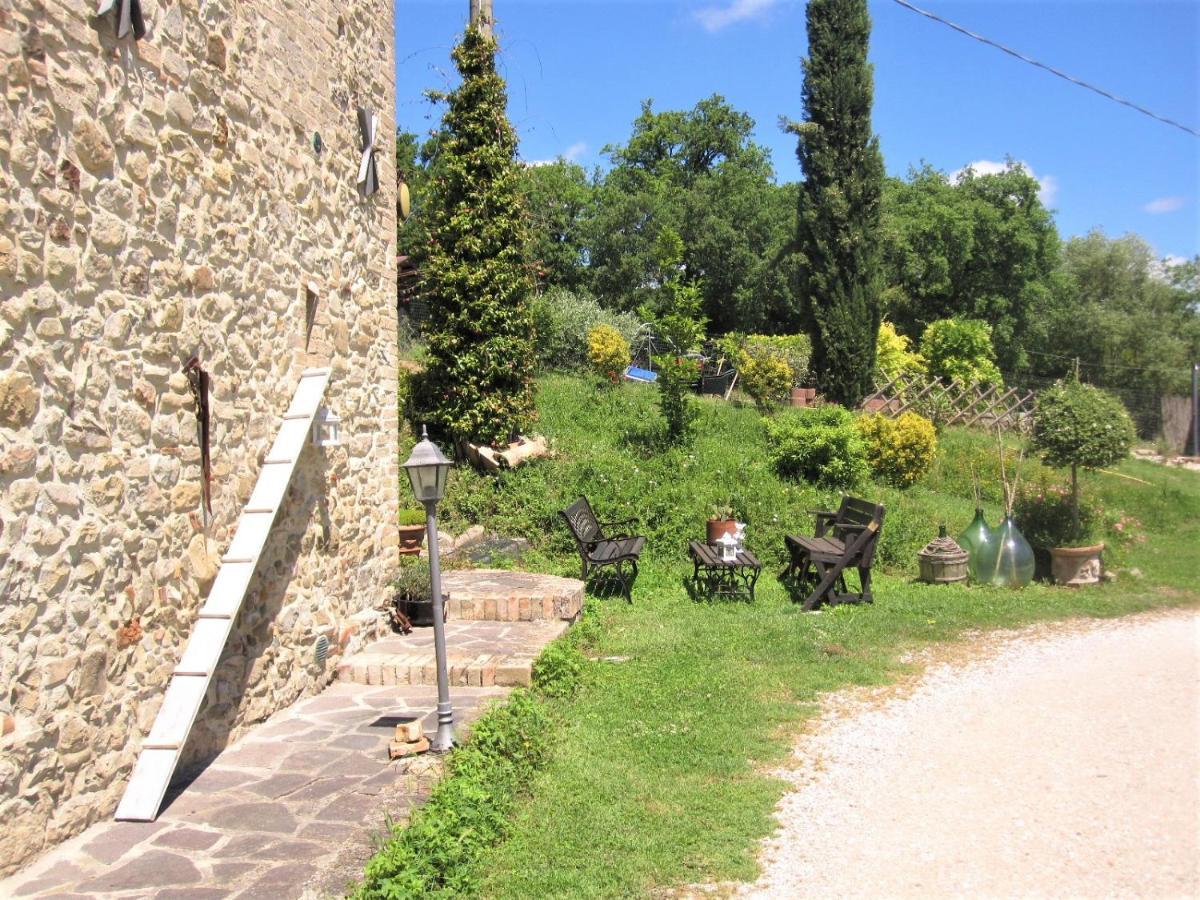 La Pietra Rara B&B Montone  Exterior photo